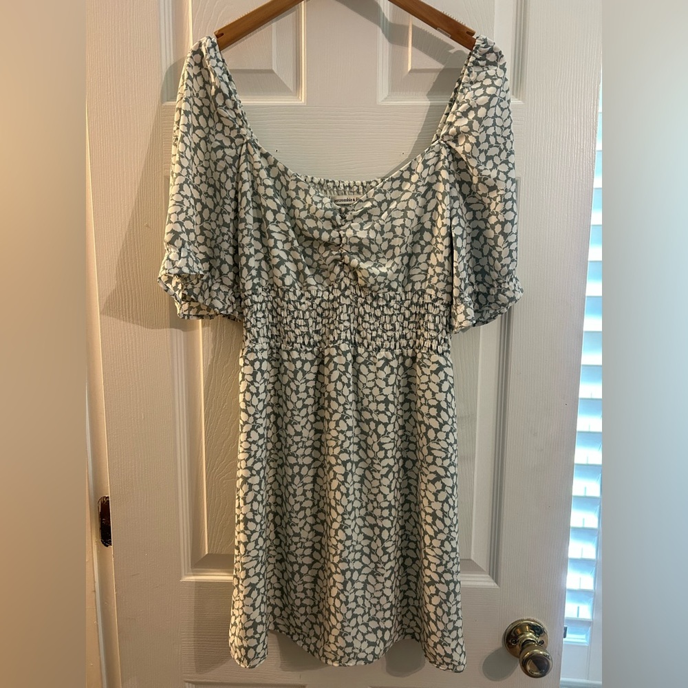 Abercrombie & Fitch Green Leaf Print Mini Dress